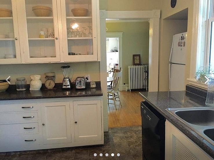 2nd image of 122 E Hewitt Ave #1