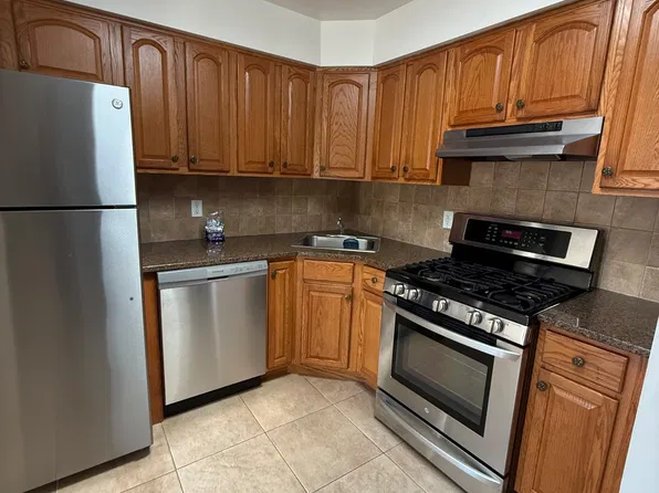 7862 79th Pl, Ridgewood, NY