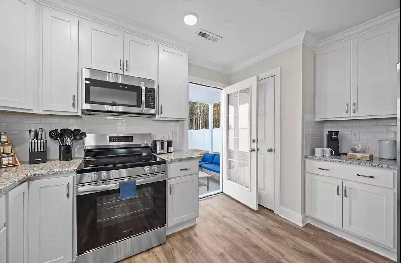3 bed, 1650 sqft, $1,800 — Photo 2