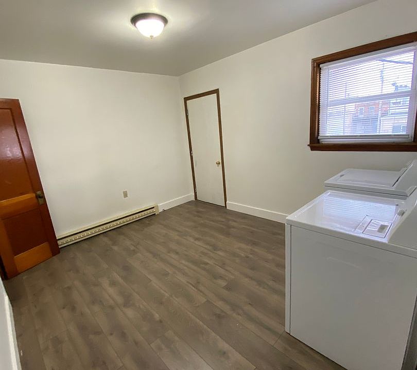 604 F Ave Apartment Rentals Grundy Center, IA Zillow