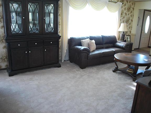 4th image of 2090 Hughey Dr