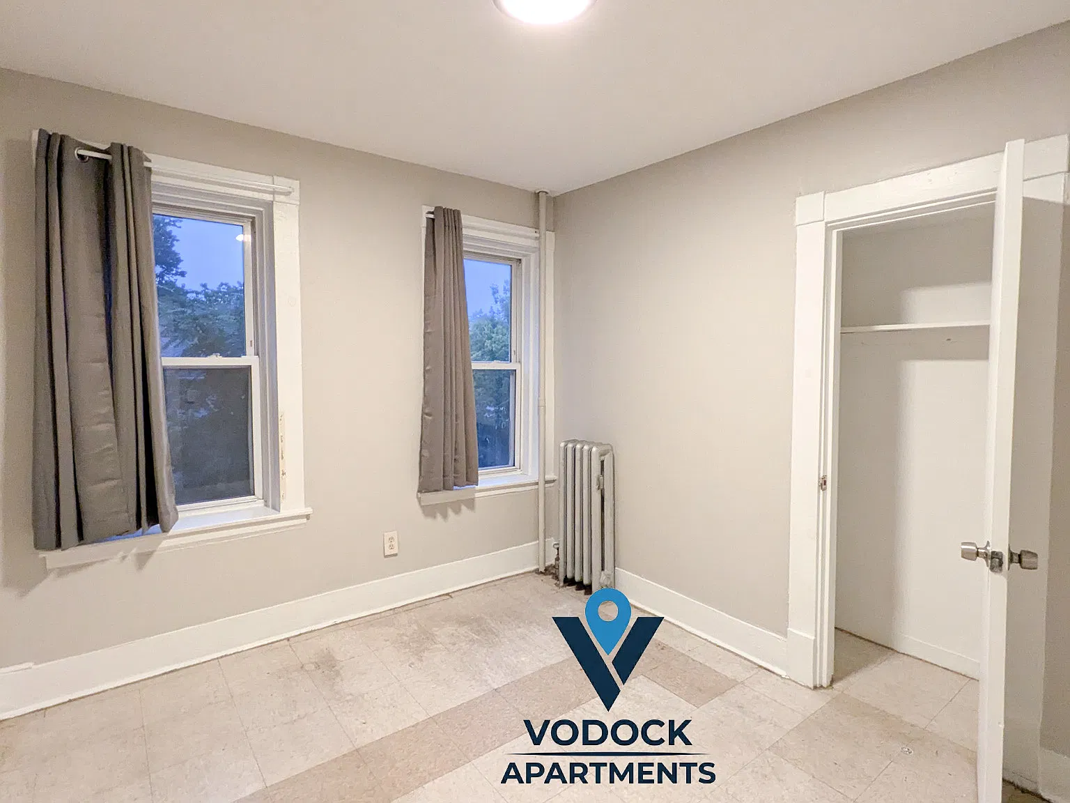 3 bed, 1000 sqft, $1,900 — Photo 2