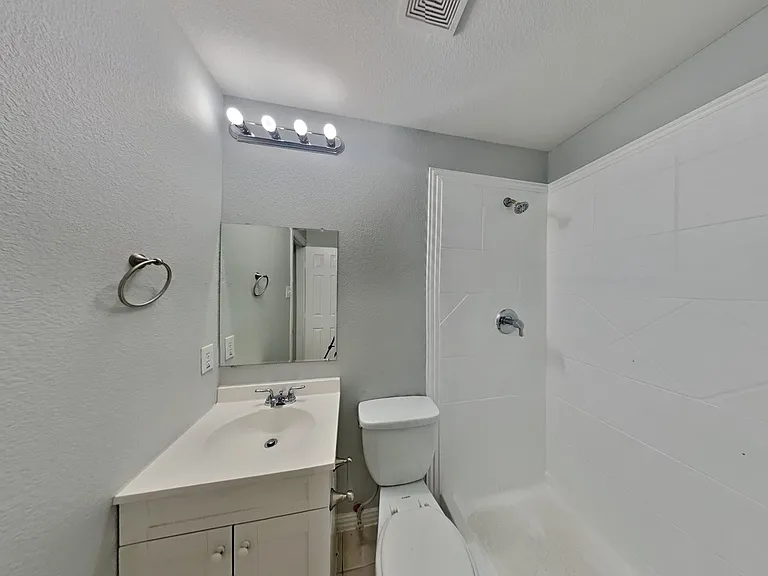 1838 Crooks Ct — Photo 6