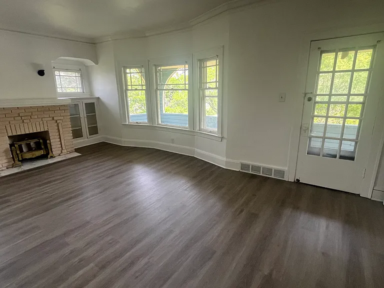 3600 E 154th St #2 — Photo 4