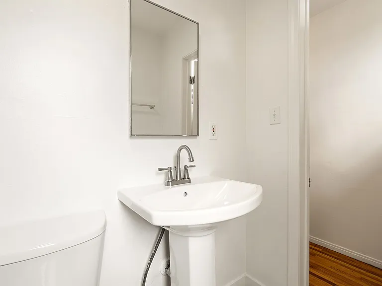 10820-10822 Bloomfield St — Photo 17