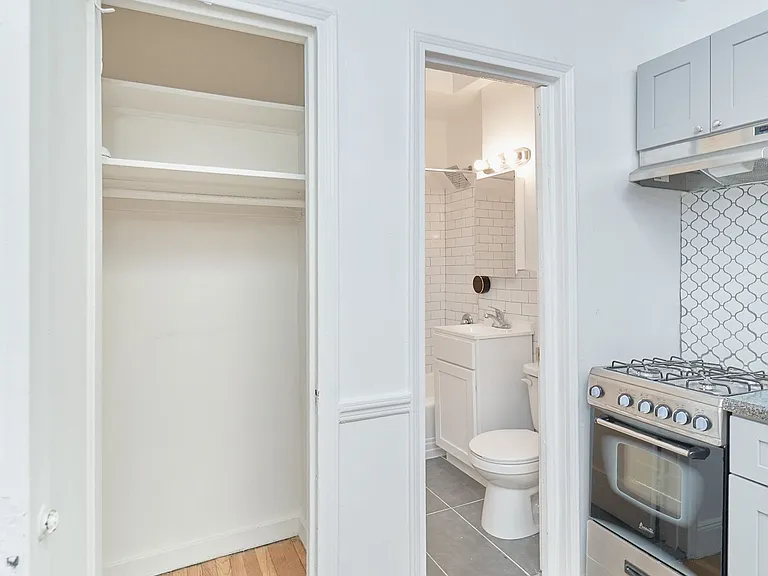 338 E 53rd St #4D — Photo 5
