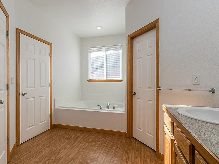 6708 Sage Ave — Photo 18