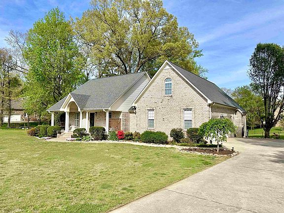 2nd image of 332 Plantation Dr