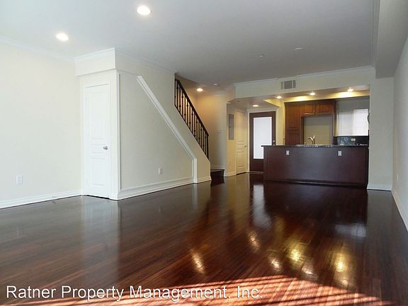 3rd image of 5056 Laurel Canyon Blvd #103