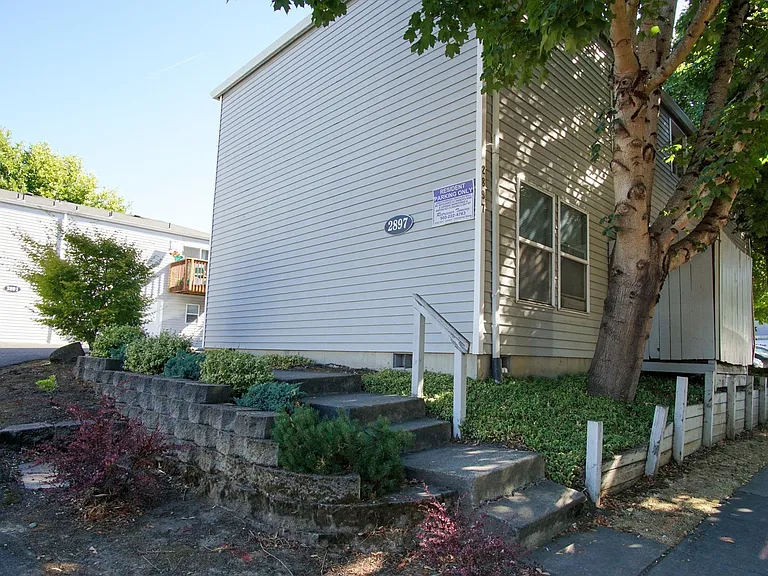 2891 SE Division St #6 — Photo 14