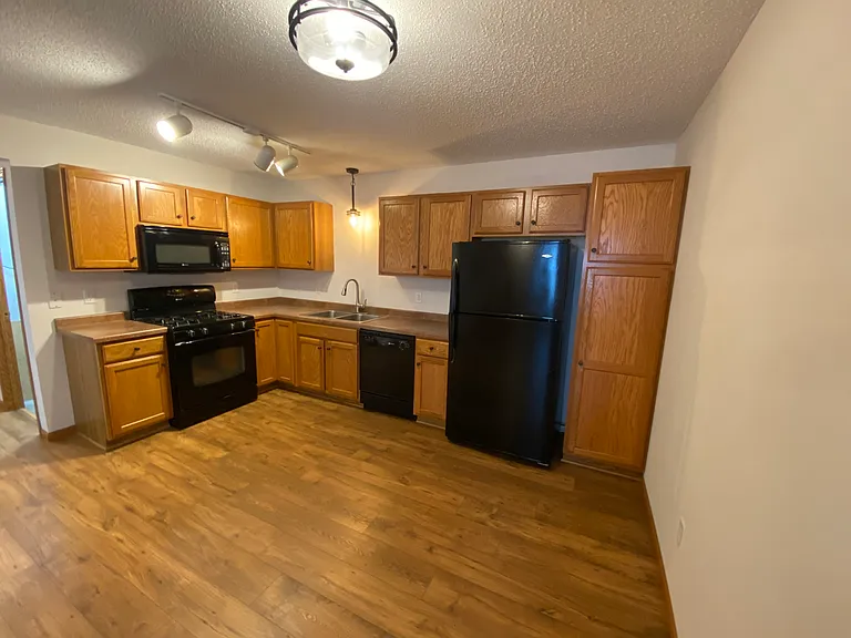 12582 Pond View Rd #MAIN — Photo 2