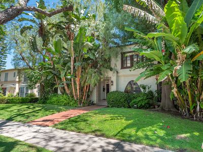 340 N Oakhurst Dr APT 103, Beverly Hills, CA, 90210
