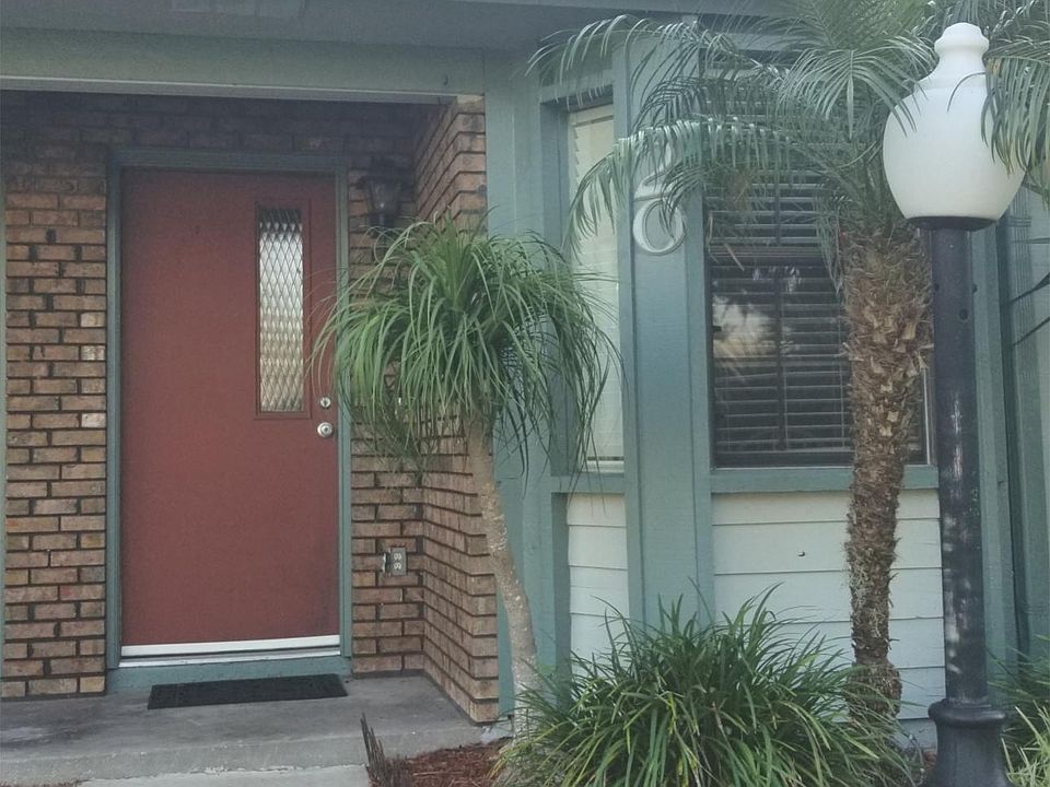 1st image of 20 Arbor Lake Park