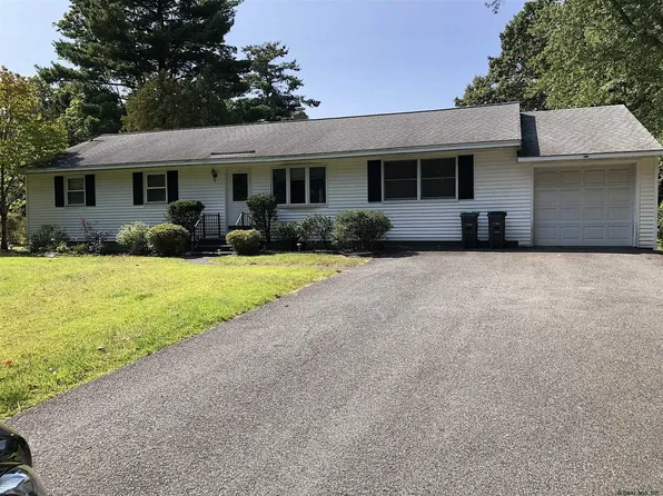 206 Old Niskayuna Rd, Latham, NY 12110