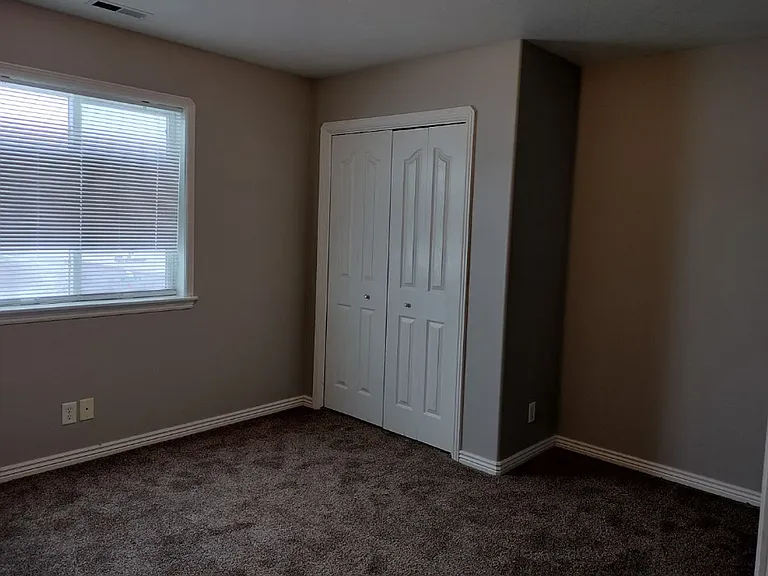 215 W Center St #11 — Photo 12