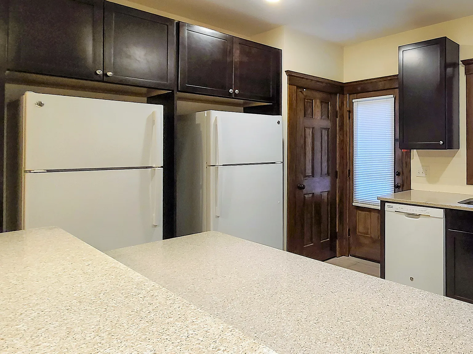 1319 Forest Ct — Photo 4