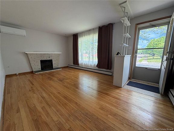 5th image of 20 Danforth St