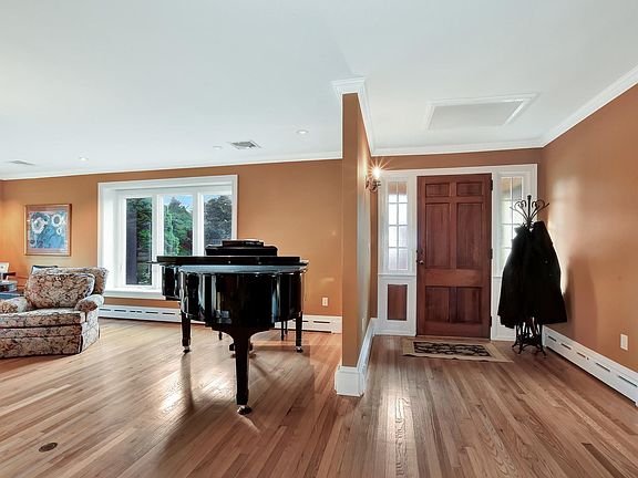 5th image of 35 Suydam Ln