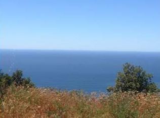 17 Combs Rd, Whitethorn, CA 95589