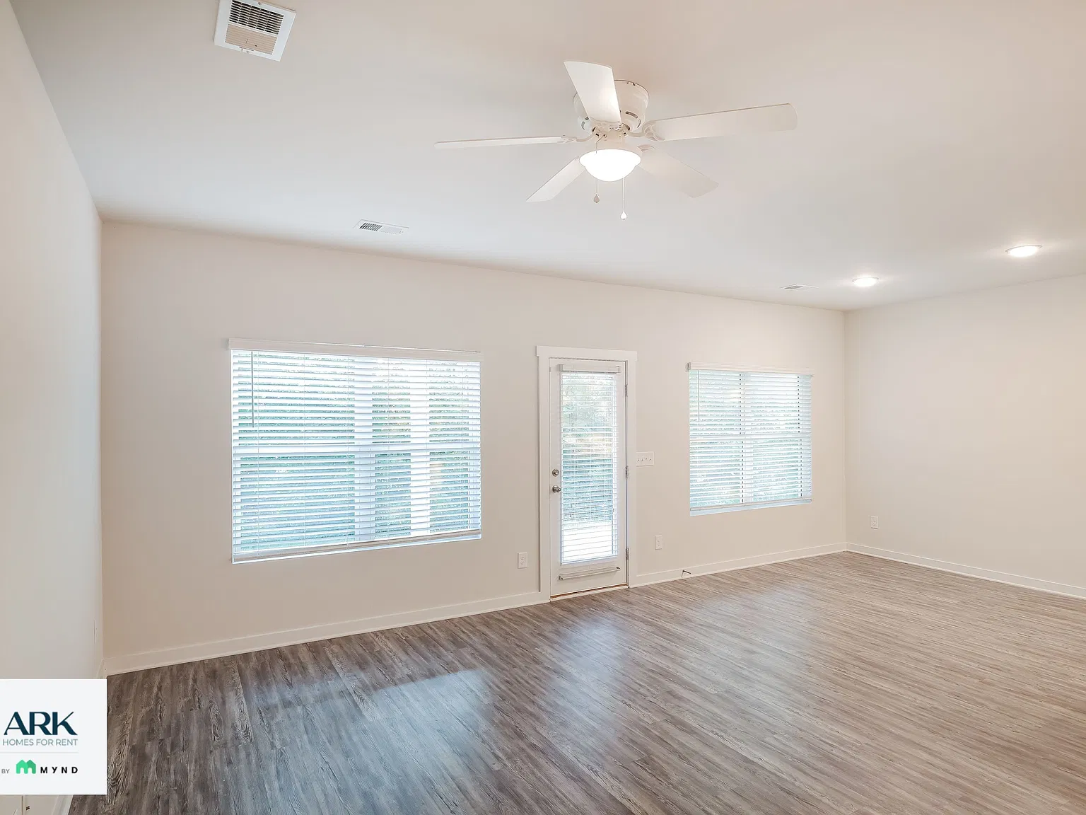 4 bed, 2.5 bath, 2047 sqft, $2,075 — Photo 4