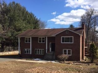 391 Middle Rd, Farmington, CT 06032