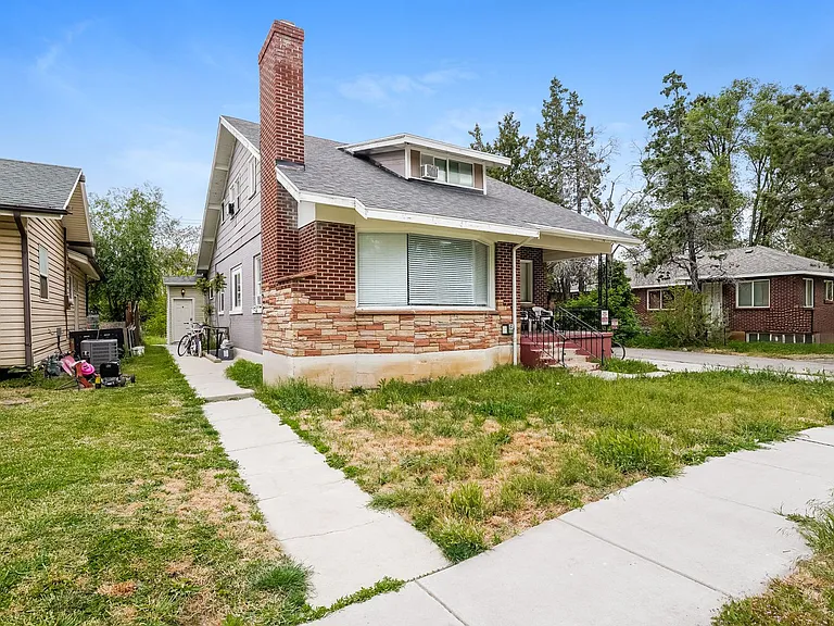 2943 Porter Ave — Photo 3