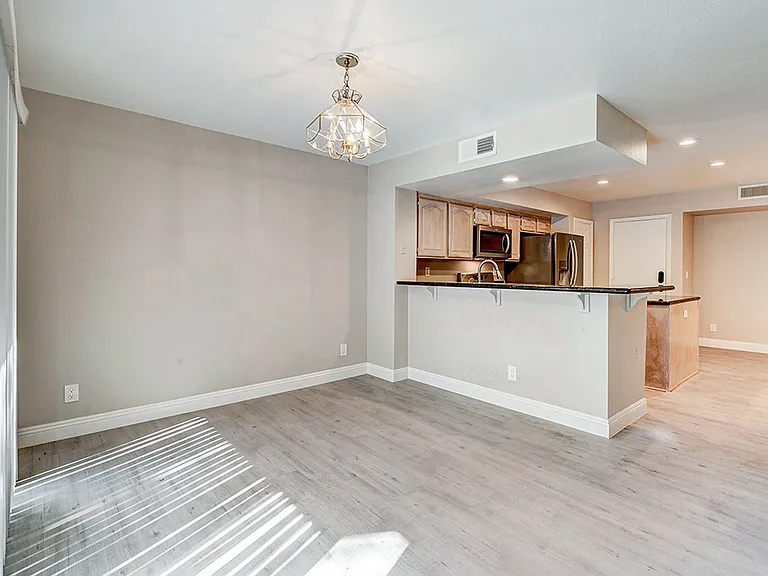 2641 Golden Sands Dr — Photo 9