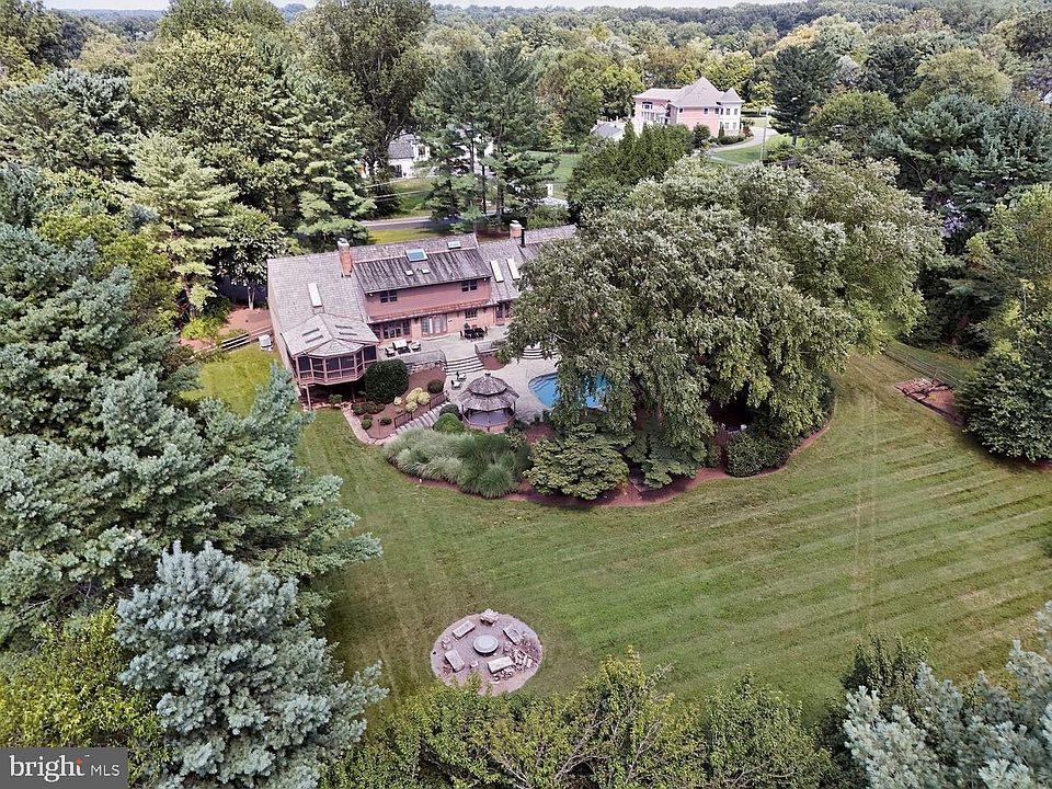 1st image of 10812 S Glen Rd