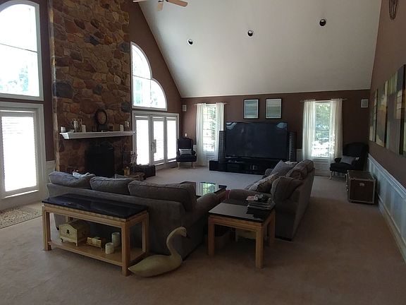 3rd image of 112 Gideon Dr