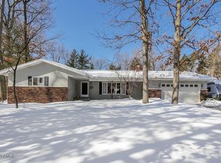 17501 148th Ave, Spring Lake, MI 49456