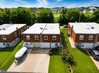 15128 Carter Rd, Philadelphia, PA 19116