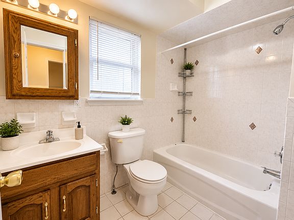 2nd image of 89 Highland Ave