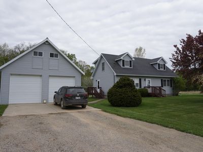 10393 N Wheaton Rd, Grand Ledge, MI, 48837