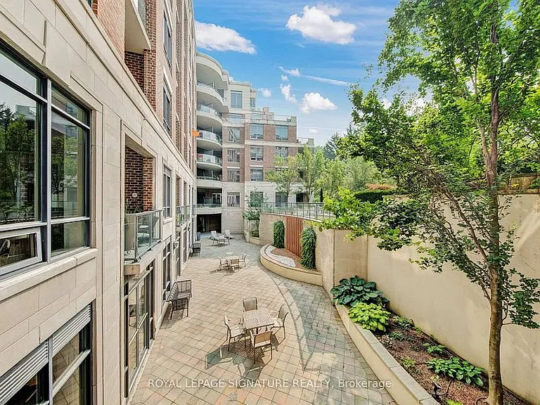 25 Earlington Ave — Photo 6