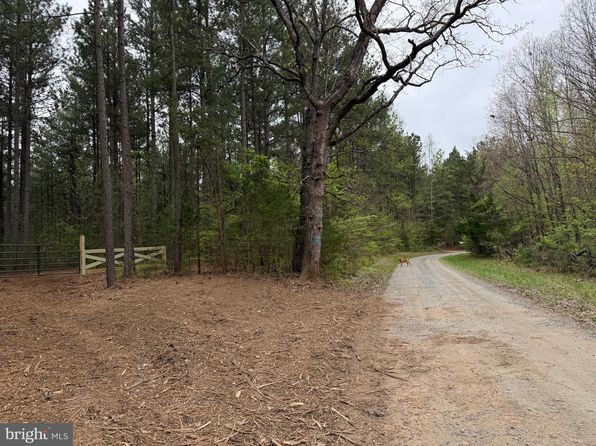 3 Covered Bridge Rd, Kents Store, VA 23084