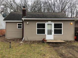 2975 Brisbane Ave, Commerce Township, MI 48390