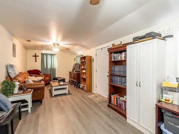 3rd image of 408 E Kolstad St