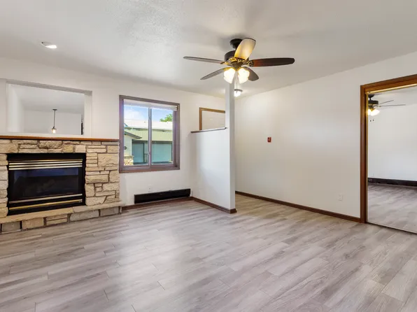 550 Braund St APT 3, Onalaska, WI 54650