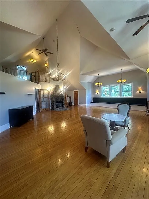 2 bed, 1.5 bath, 2700 sqft, $5,500 — Photo 1