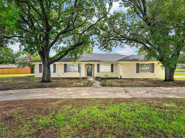 3501 Cavitt Ave, Bryan, TX 77801
