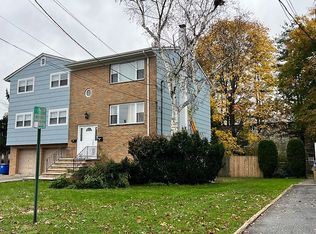 100 Hickory Ave, Tenafly, NJ 07670