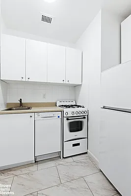 Rented by Brown Harris Stevens | media 9