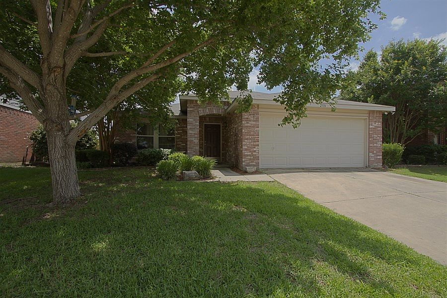 1st image of 2316 Live Oak Dr