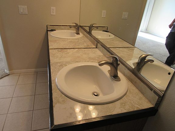 3rd image of 2081 Ridgeview Rd