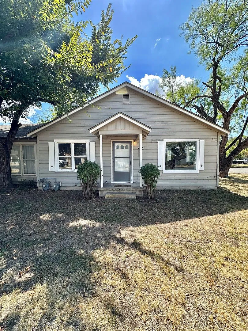 Coming Mid-October! 2 Bedroom Home Near Goodfellow Afb! — Photo 1