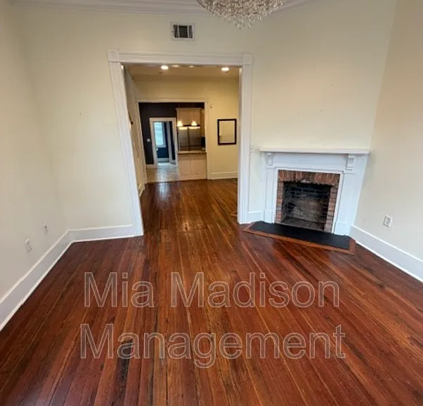 302 E 33rd St — Photo 3