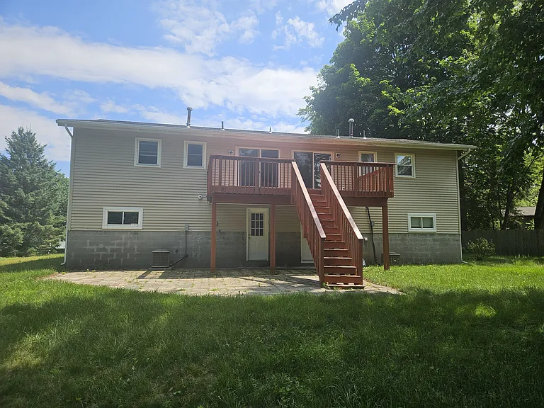 38 Brenda Ct #2 — Photo 10