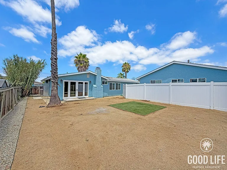Charming 3B/2BA Home with Attached Garage, Large Yard and Modern Comforts in Quiet Baseball Field... — Photo 17