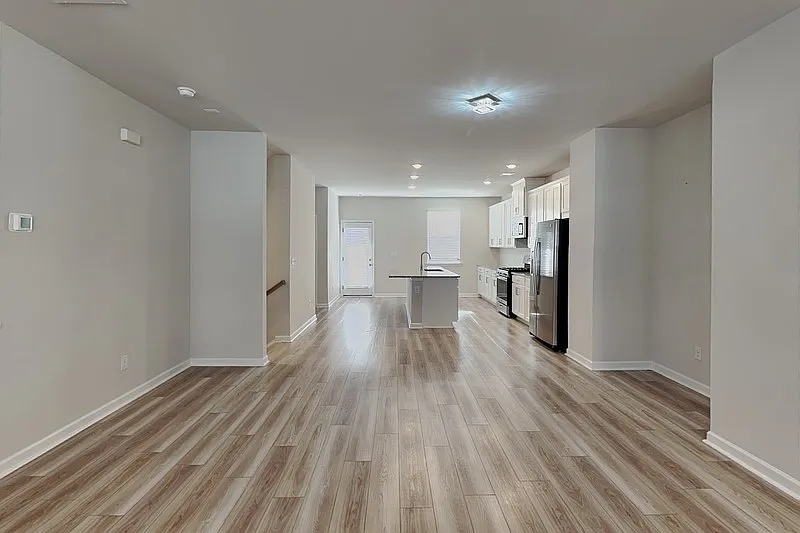 4 bed, 3.5 bath, 2314 sqft, $2,745 — Photo 3