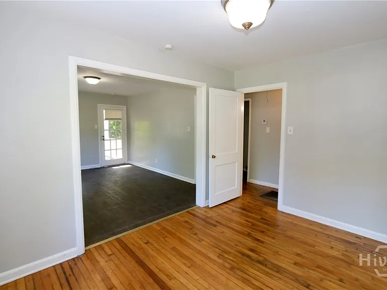 2309 Lorraine Dr — Photo 7